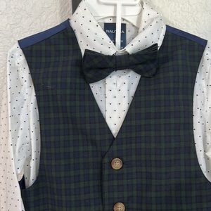 Nautica 4 Piece Boys Dressy Suit with Bow Tie